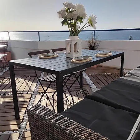 아파트 Amazing Penthouse- Panoramic Sea View & Tikki Bar On Private Terrasse Senhora da Luz