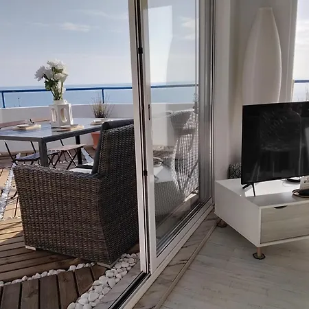 Amazing Penthouse- Panoramic Sea View & Tikki Bar On Private Terrasse *