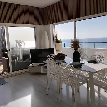 아파트 Amazing Penthouse- Panoramic Sea View & Tikki Bar On Private Terrasse Senhora da Luz