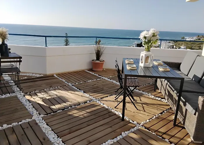Amazing Penthouse- Panoramic Sea View & Tikki Bar On Private Terrasse