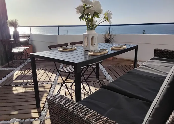 Апартаменты Amazing Penthouse- Panoramic Sea View & Tikki Bar On Private Terrasse Praia Da Luz