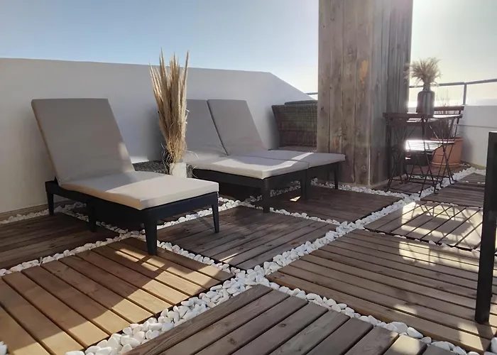 Апартаменты Amazing Penthouse- Panoramic Sea View & Tikki Bar On Private Terrasse