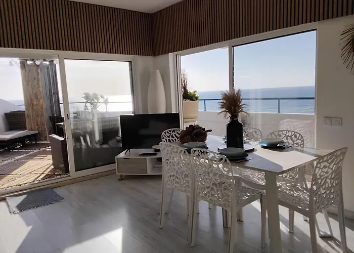 Daire Amazing Penthouse- Panoramic Sea View & Tikki Bar On Private Terrasse Luz