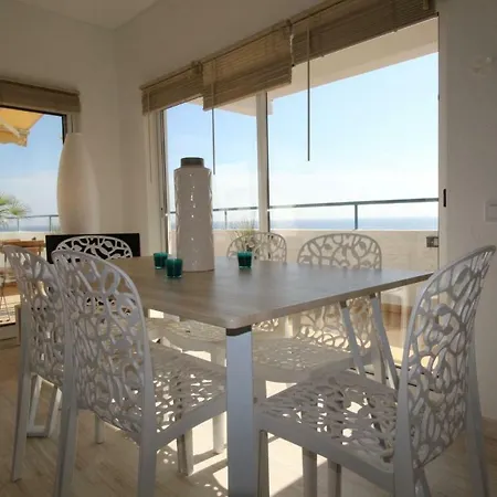Апартаменты Amazing Penthouse- Panoramic Sea View & Tikki Bar On Private Terrasse